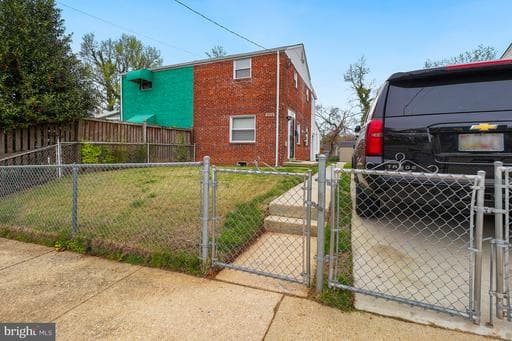 705 71ST AVENUE - Photo 1