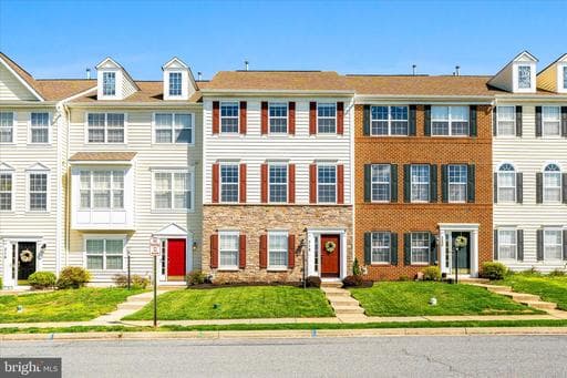 318 E WAINSCOT DRIVE - Photo 1