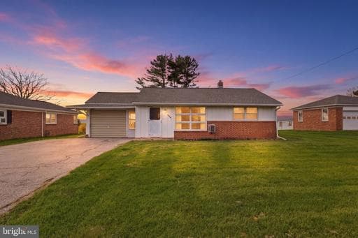 456 YORK STREET - Photo 1