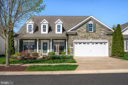 105 CONCERTO AVENUE - Photo 1