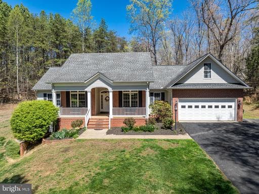 286 LEWIS DRIVE - Photo 1