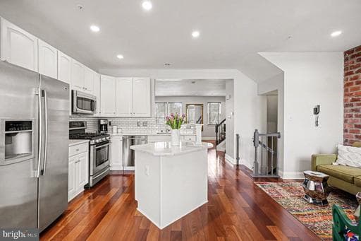 9710 MORNINGVIEW CIRCLE 9710 - Photo 1