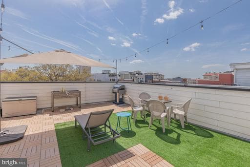 1444 HARVARD STREET 302 - Photo 1