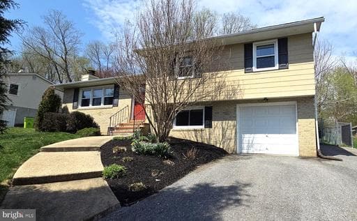 1400 WILDWOOD DRIVE - Photo 1