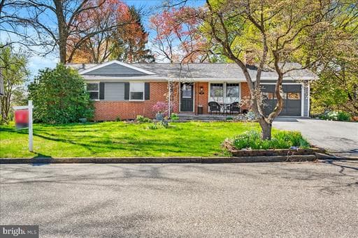 33 FOX ROCK DRIVE - Photo 1