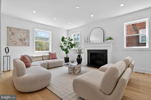 1507 UNDERWOOD STREET - Photo 1