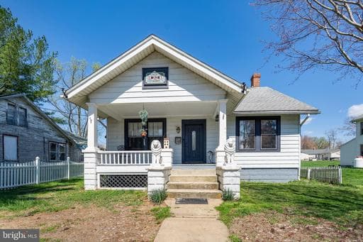 313 E CECIL AVENUE - Photo 1