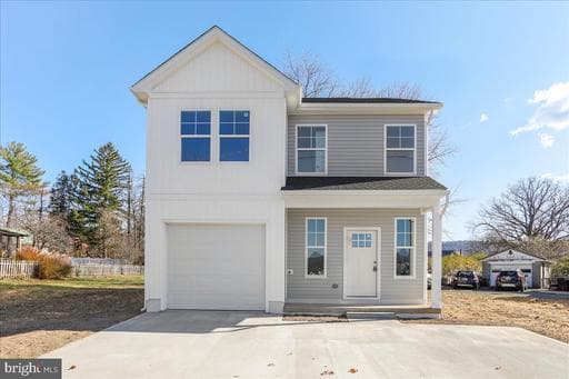 716 GREENWAY AVENUE - Photo 1