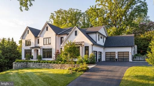 827 DOLLEY MADISON BOULEVARD - Photo 1