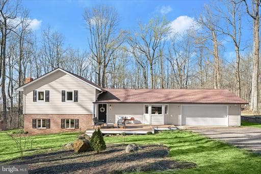 320 BARKER LANE - Photo 1