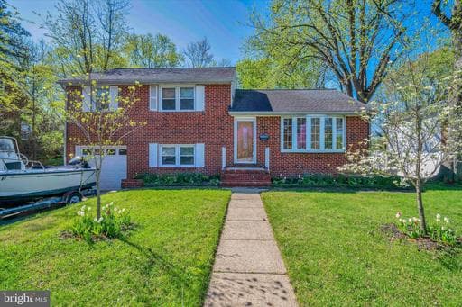 319 SCHOOL LANE - Photo 1