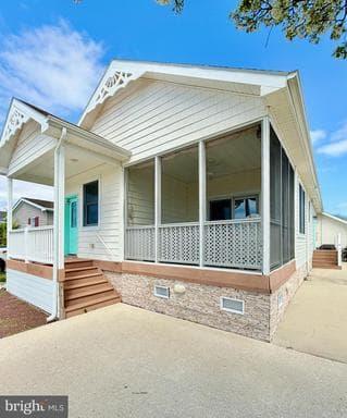 112 SANDY HILL DRIVE - Photo 1