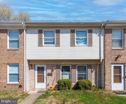 1573 CHARLESTOWN DRIVE - Photo 1