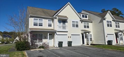 303 SCHOONER LANE 102 - Photo 1