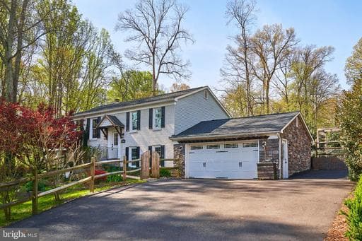 3270 Fox Mill Rd, Oakton, VA 22124-2014, United States - Photo 1
