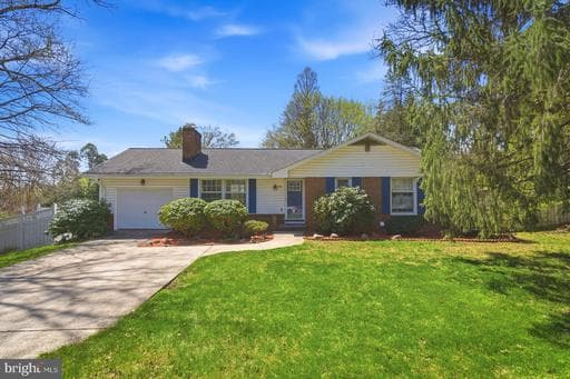 419 SHERWOOD ROAD - Photo 1