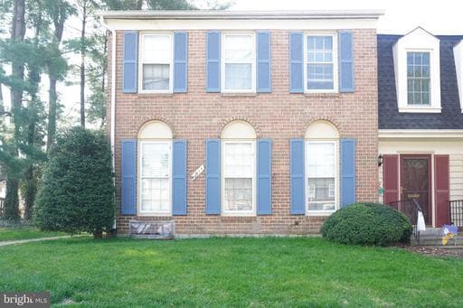 9914 MAPLE LEAF DRIVE