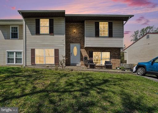 1604 SECRETARIAT DRIVE - Photo 1