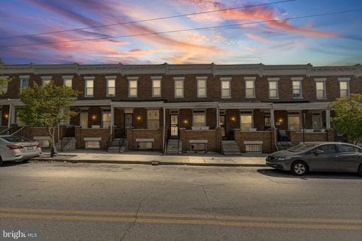 2611 E HOFFMAN STREET - Photo 1
