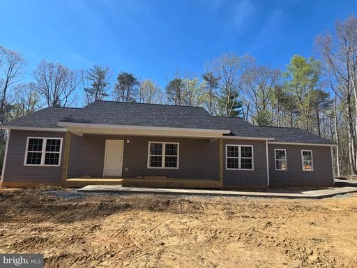 21085 SHORE DRIVE - Photo 1