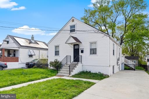 907 MARTIN ROAD - Photo 1