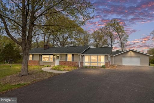 2508 LINCREST ROAD - Photo 1