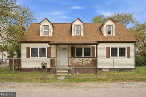8001 W END DRIVE - Photo 1