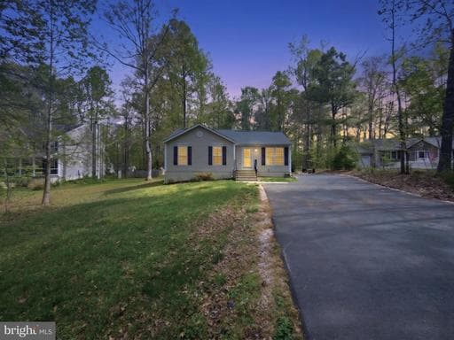 644 WRIGHT DRIVE - Photo 1