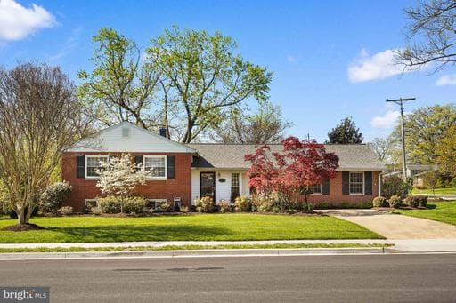 10917 WOODHAVEN DRIVE - Photo 1