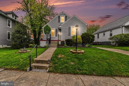 2939 MANNS AVENUE - Photo 1