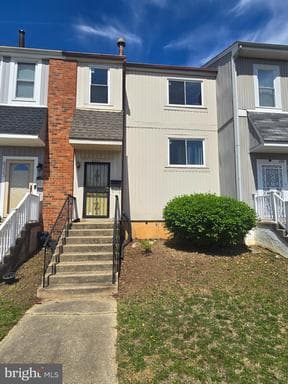 6321 BENTHAM COURT - Photo 1