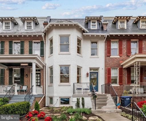 647 E STREET - Photo 1