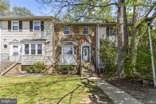 22424 GREENVIEW COURT - Photo 1