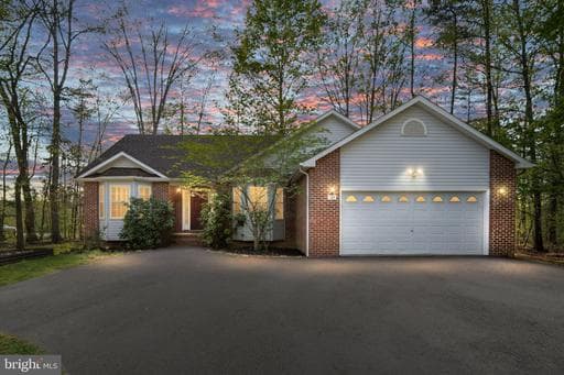 109 CEDAR COURT - Photo 1