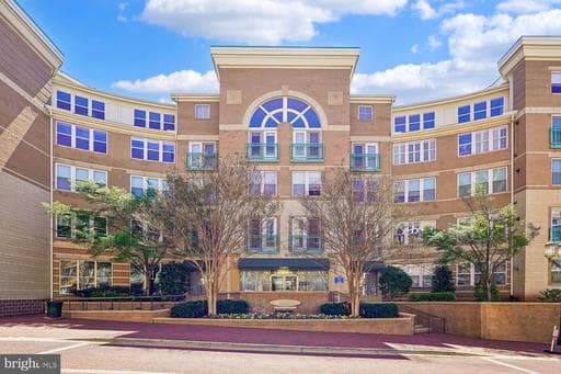 12001 Market St, Reston, VA 20190-6209, United States