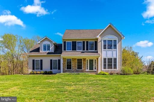629 COACHMANS WAY - Photo 1