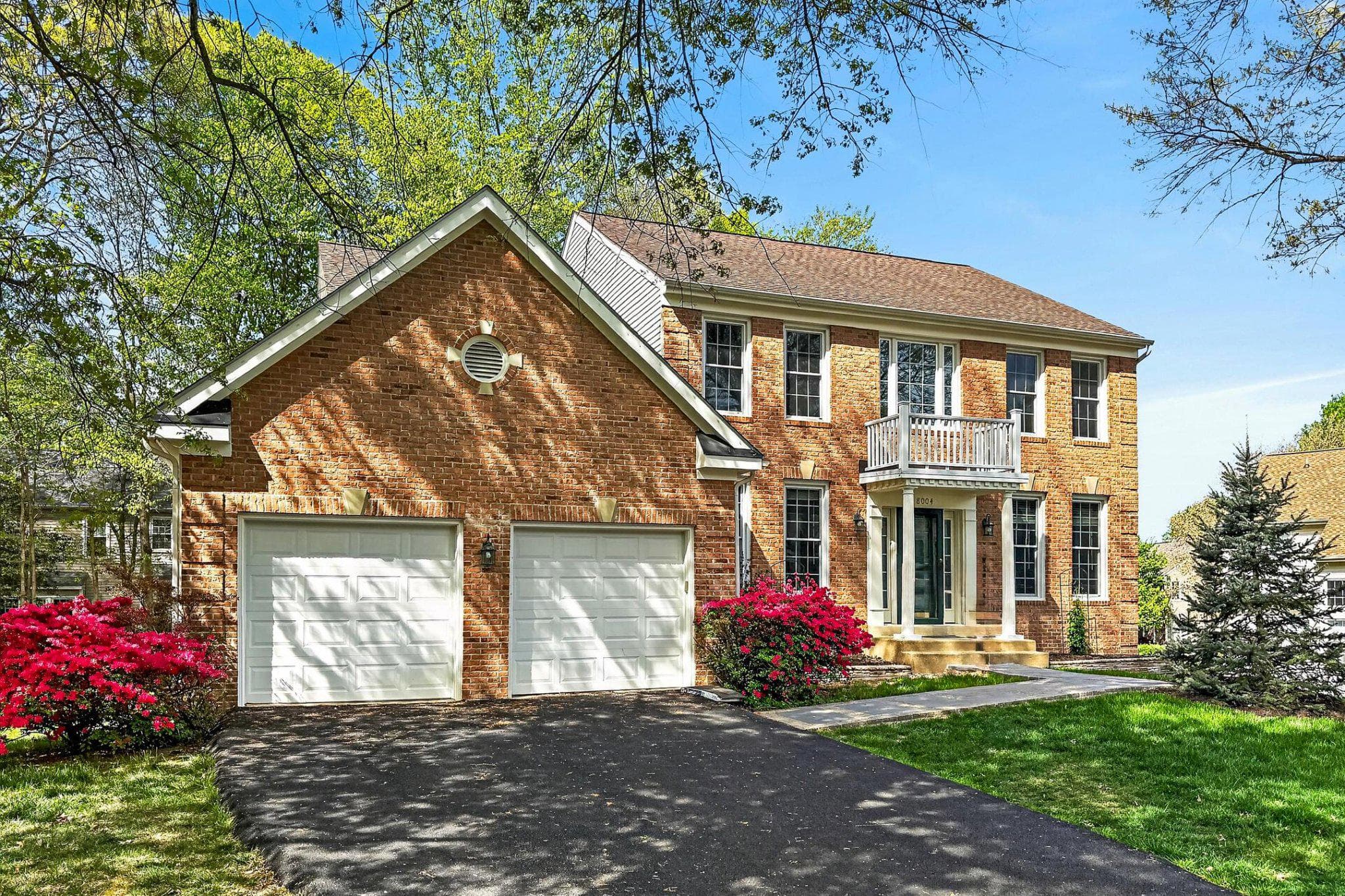 8004 HOLLINGTON PLACE - Photo 1