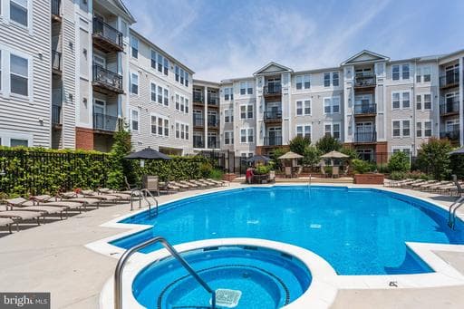 2655 PROSPERITY AVENUE 201