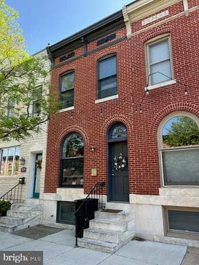 331 S EAST AVENUE - Photo 1