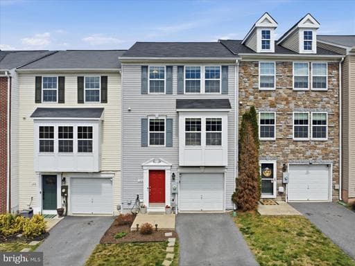 120 WORSHAM TERRACE - Photo 1
