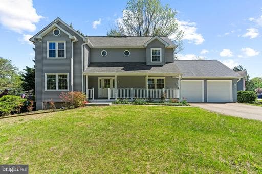 908 ASHBURN STREET - Photo 1