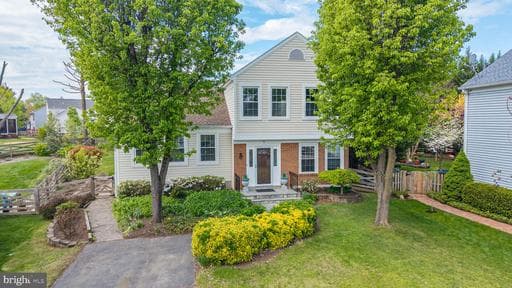 5 DUDLEY COURT - Photo 1