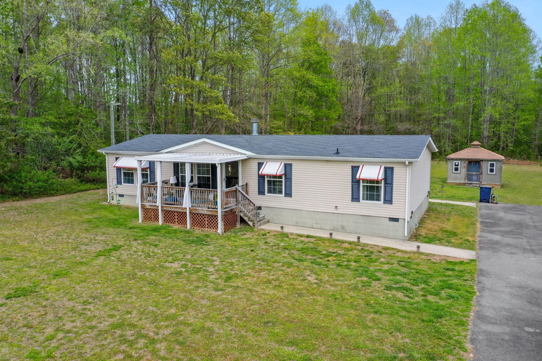 986 Lewis Level Rd, Tappahannock, VA 22560-5820, United States - Photo 1