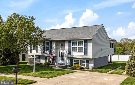 7104 RUMFORD DRIVE - Photo 1