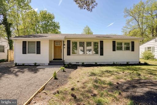 10 BAY VIEW AVENUE - Photo 1
