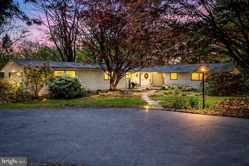 104 NEPTUNE DRIVE - Photo 1