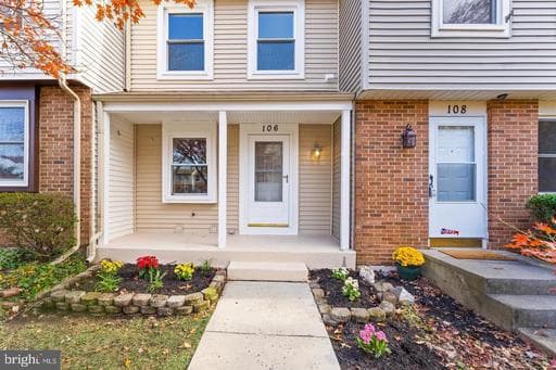 106 CHARING COURT - Photo 1