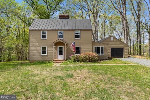 8358 BOTHA ROAD - Photo 1
