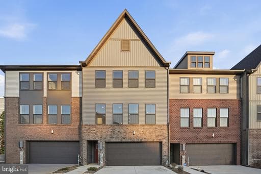 2106 FOXGLOVE LANE - Photo 1