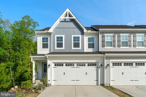 4220 COMMAND FIELD COURT